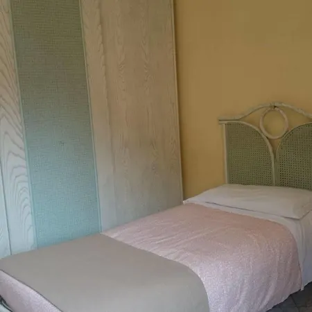 Bed and breakfast Stazione 2 3*
